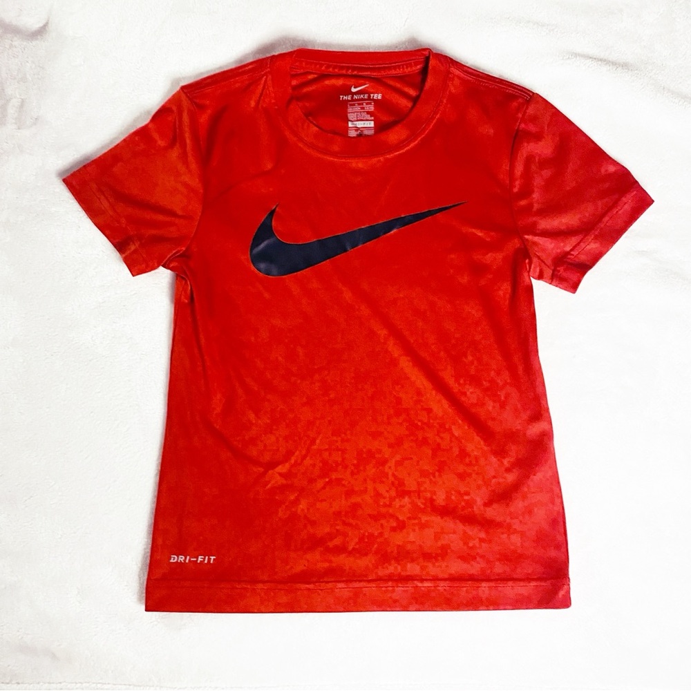 Nike Boys Red Black Swoosh DriFit T-Shirt size 6 Activewear